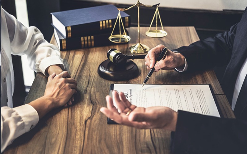 گذار بزرگ در مشاوره حقوقی ایران؛ فناوری پلتفرم ترازو چگونه کار میکند؟