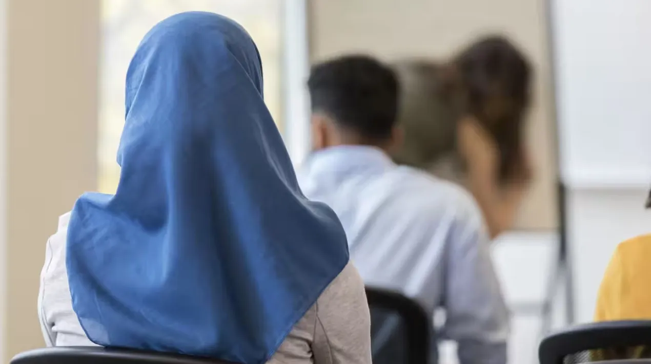 سایه قانون ممنوعیت حجاب روی بازگشایی مدرسه‌ها در اتریش
